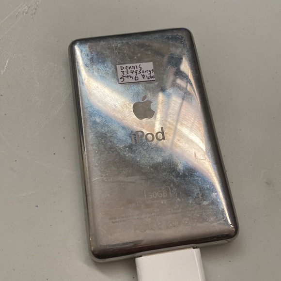 Apple iPod classic video 5th generation white - Picture 5 of 8